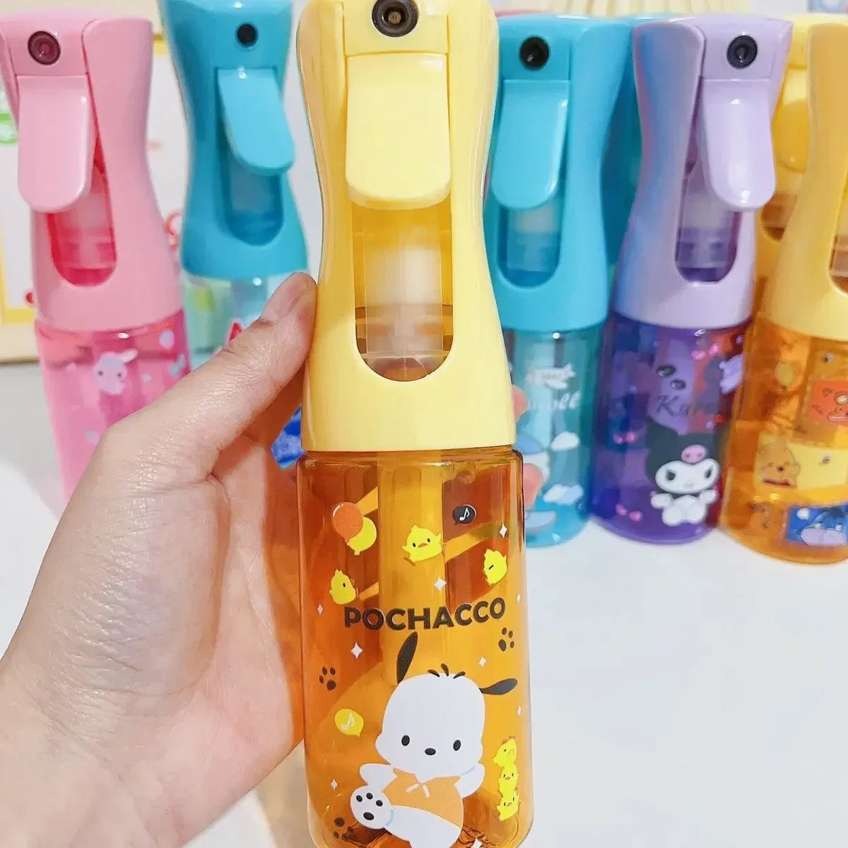 Botella pulverizadora de dibujos animados de Hello Kitty Sanrio, 200ml, bonita melodía Kuromi, gran capacidad, alta presión, pulverizador de hidratación continua, Juguetes