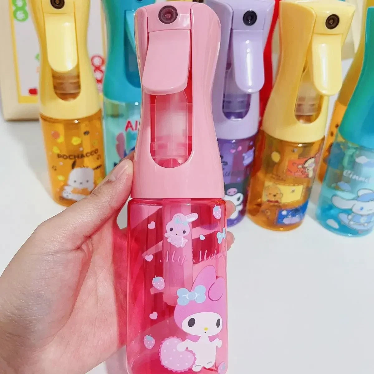 Botella pulverizadora de dibujos animados de Hello Kitty Sanrio, 200ml, bonita melodía Kuromi, gran capacidad, alta presión, pulverizador de hidratación continua, Juguetes