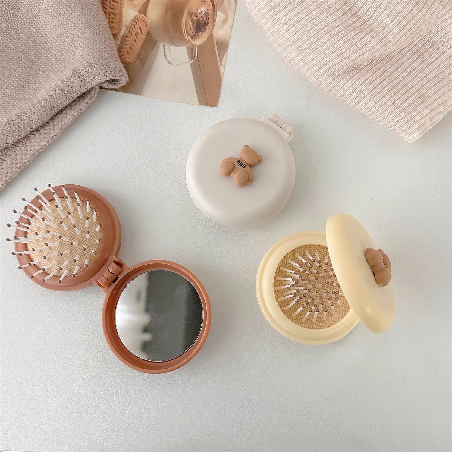 Peine de masaje plegable con espejo de maquillaje, bolsa de aire de plástico portátil para viaje, pequeño cepillo de pelo para niña, pajarita, cojín de aire
