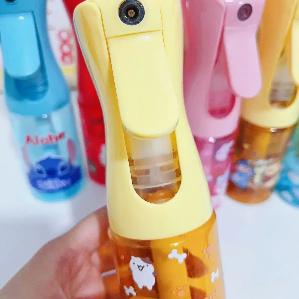 Botella pulverizadora de dibujos animados de Hello Kitty Sanrio, 200ml, bonita melodía Kuromi, gran capacidad, alta presión, pulverizador de hidratación continua, Juguetes