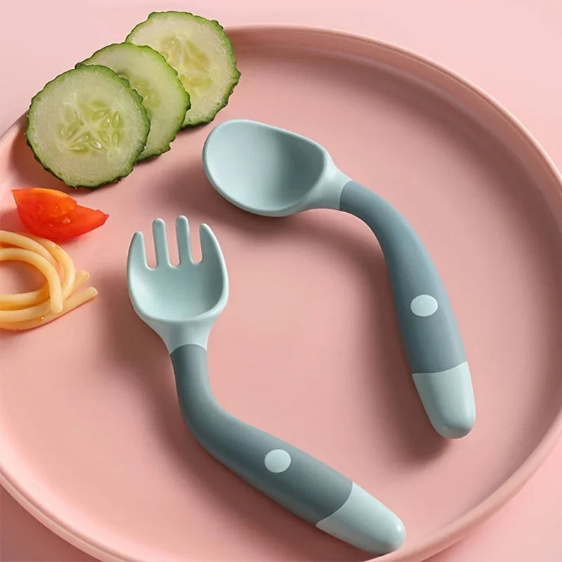 Juego de tenedor y cuchara para bebé, utensilios flexibles para niños pequeños, vajilla de entrenamiento con mango de silicona suave, herramientas de autoalimentación para bebés y niños BP