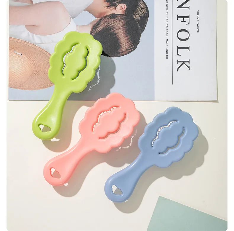 Mini cepillo de pelo portátil para niña, Color caramelo, masaje de dibujos animados, peine de pelo liso, forma de nube, peine de canalé, peine de peinado, 1 pieza
